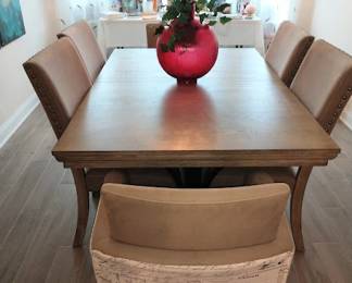 Dining table set with leather back chairs - really nice! 