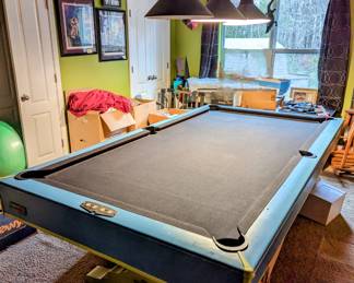 Pool table 