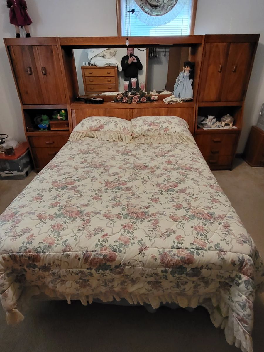 Very large Downing st Sale in Springfield, MO starts on 12/12/2023