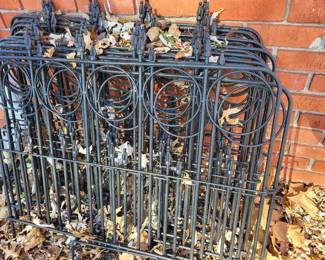 Metal decorative fencing