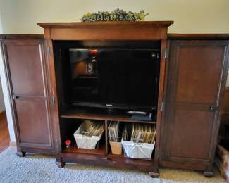 3 tier cabinet closed