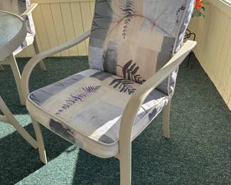 BUY IT NOW: Outdoor Patio Set. Table with 4 Chairs. $220