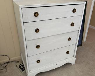 BUY IT NOW: White 4-Drawer Dresser. $50
