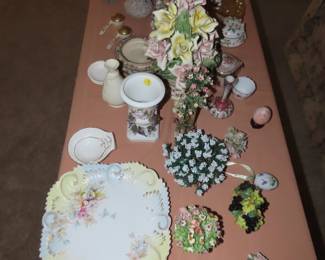 Porcelain flower table, cappo di monte, Aynsley, Staffordshire.