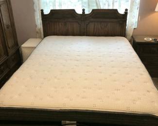 Queen adjustable bed