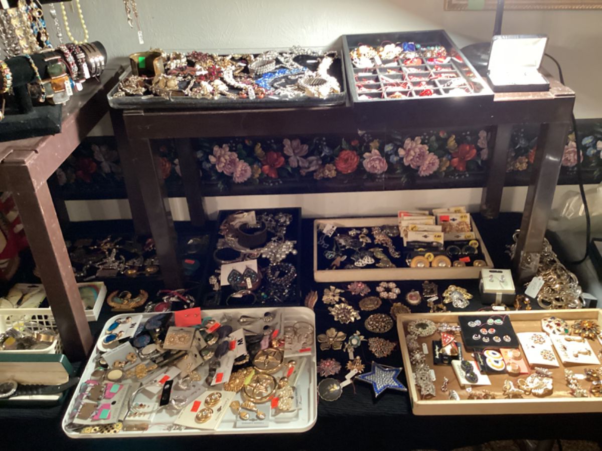 Huge Estate Sale Ft.Worth off 30 & Cooks Ln starts on 11/30/2023