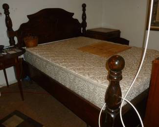 vintage 4-poster bed