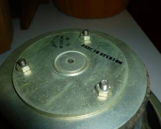 Pair of never used speakers..can't find a name on them