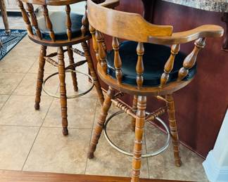 22	$100 	
Pair of pub style barstools 19Wx18Dx42H to the top $100swivel	