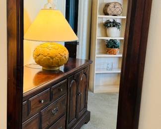 50	$450 	
Kling Colonial 5 pieces real wood dresser 72x20x33
2 side tables 22x18x25 with 1 drawer									
tall chest 49Hx38Wx20D									
Mirror 47Hx26W