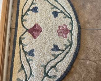 38	$195 	
Hooked 100% wool  runner 71x21 & 35x24& 29x15 Made in the Blue ridge mountain - Lamb (3 pieces)	