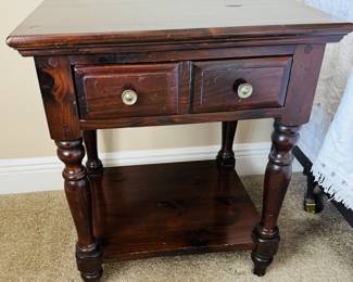 50	$450 	
Kling Colonial 5 pieces real wood dresser 72x20x33
2 side tables 22x18x25 with 1 drawer									
tall chest 49Hx38Wx20D									
Mirror 47Hx26W