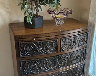 23	$140 	
Chest 28Wx16Dx36H 1 pull shelve/ 2 side by side drawers & cabinet doors	