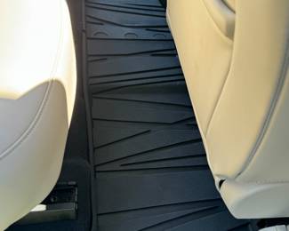 2019 Buick Envision - 14000 miles - Nearly new condition - original price $33K. 2.5L DOHC 4 cylinder. Front wheel drive. gasoline. power seat. navigation. Buick infotainment system Apple car play/ Android auto. Leather interior. Floor protection mats. Non smoker. Silents bids start at $20K. Bids closes Monday dec 11 at noon. clear title. 