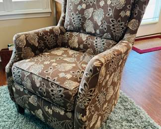 2	$200 	
Hanks furniture almost new chair 	