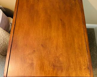 31	$120 	
File cabinet wood / night chest 19Wx22Dx30H	