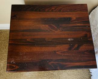 50	$450 	
Kling Colonial 5 pieces real wood dresser 72x20x33
2 side tables 22x18x25 with 1 drawer									
tall chest 49Hx38Wx20D									
Mirror 47Hx26W