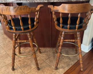22	$100 	
Pair of pub style barstools 19Wx18Dx42H to the top $100swivel	