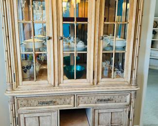 1	$1,075
Havertys dining table 66""L & 20"" leave & 6 chairs
Havertys china cabinet 82x52x19		