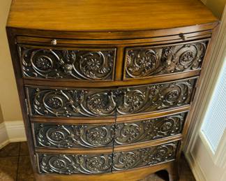 23	$140 	
Chest 28Wx16Dx36H 1 pull shelve/ 2 side by side drawers & cabinet doors	