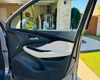 2019 Buick Envision - 14000 miles - Nearly new condition - original price $33K. 2.5L DOHC 4 cylinder. Front wheel drive. gasoline. power seat. navigation. Buick infotainment system Apple car play/ Android auto. Leather interior. Floor protection mats. Non smoker. Silents bids start at $20K. Bids closes Monday dec 11 at noon. clear title. 