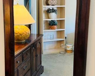 50	$450 	
Kling Colonial 5 pieces real wood dresser 72x20x33
2 side tables 22x18x25 with 1 drawer									
tall chest 49Hx38Wx20D									
Mirror 47Hx26W