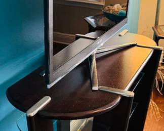 10	$80 	
Samsung TV 50 - approx 8 years old "									
11	$225 	
Wood and glass TV console Oval 50Wx18Dx30H	