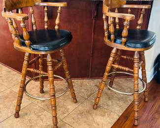 22	$100 	
Pair of pub style barstools 19Wx18Dx42H to the top $100swivel	