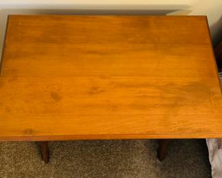 44	$100 	
Rustic cottage side table 26Wx16Dx27H