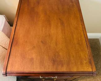 31	$120 	
File cabinet wood / night chest 19Wx22Dx30H	