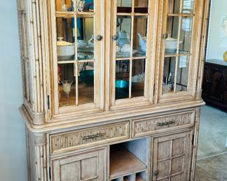 1	$1,075
Havertys dining table 66""L & 20"" leave & 6 chairs
Havertys china cabinet 82x52x19		
