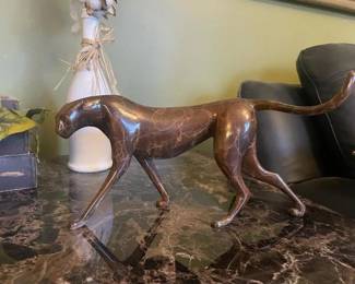 Gorgeous Loet Vanderveen  "Cheetah Walking Bronze Sculpture"  number 31 of 1,000 signed and numbered