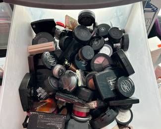 100's and 100's (over 1,000) Top of the Line Cosmetics in New or Like New Condition including: Lipsticks, Eye Shadows, Lip Glosses, Lotions, Perfumes, Hair Products, the list goes on and on!!! A great way to pick up these Christmas Gifts and Personal Use items!