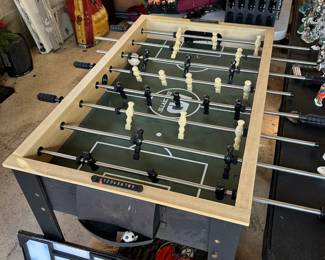 Like New Foo's-ball Table! Great Christmas gift for the entire Family