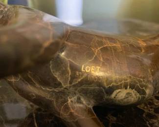 Gorgeous Loet Vanderveen  "Cheetah Walking Bronze Sculpture"  number 31 of 1,000 signed and numbered