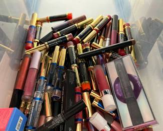 100's and 100's (over 1,000) Top of the Line Cosmetics in New or Like New Condition including: Lipsticks, Eye Shadows, Lip Glosses, Lotions, Perfumes, Hair Products, the list goes on and on!!! A great way to pick up these Christmas Gifts and Personal Use items!