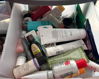 100's and 100's (over 1,000) Top of the Line Cosmetics in New or Like New Condition including: Lipsticks, Eye Shadows, Lip Glosses, Lotions, Perfumes, Hair Products, the list goes on and on!!! A great way to pick up these Christmas Gifts and Personal Use items!