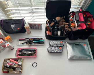 100's and 100's (over 1,000) Top of the Line Cosmetics in New or Like New Condition including: Lipsticks, Eye Shadows, Lip Glosses, Lotions, Perfumes, Hair Products, the list goes on and on!!! A great way to pick up these Christmas Gifts and Personal Use items!