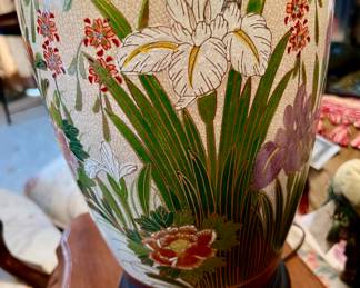 PAIR OF PRETTY LAMPS.