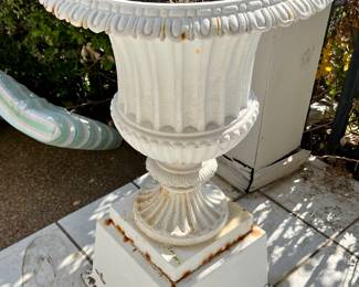 LARGE CAST IRON PLANTER.