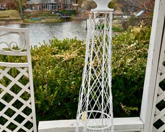 SPIRAL TRELLIS OBELISK