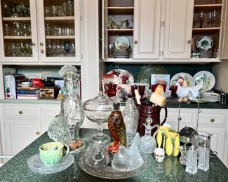 GLASS, CROCKS, GLASSWARE