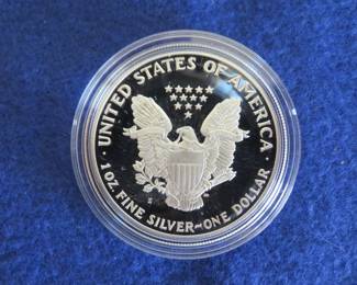 Lot 122. 1992 Silver American Eagle 1 troy oz. of 99.9% silver with COA and an attractive display box