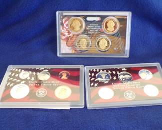 Lot 23. 2007 U.S Mint Silver Proof Set including:  &nbsp;90% silver half dollar and dime, five silver state quarters, four gold-plated presidential dollar coins