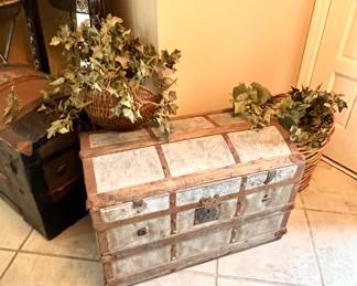 Antique Trunk - Silk ..