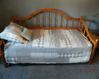 trundle bed