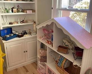 Doll House & Figurines