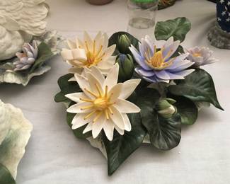 Boehm 3-pc swan set w/lily pad