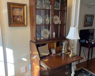 Gorgeous secretary desk 32wx80hx19d closed and 32d open. Vintage, historical James River plantation - Hickory Chair company.  Solid wood 