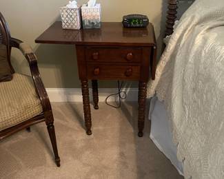 PAIR of Davis Cabinet "Cumberland Valley" Side tables